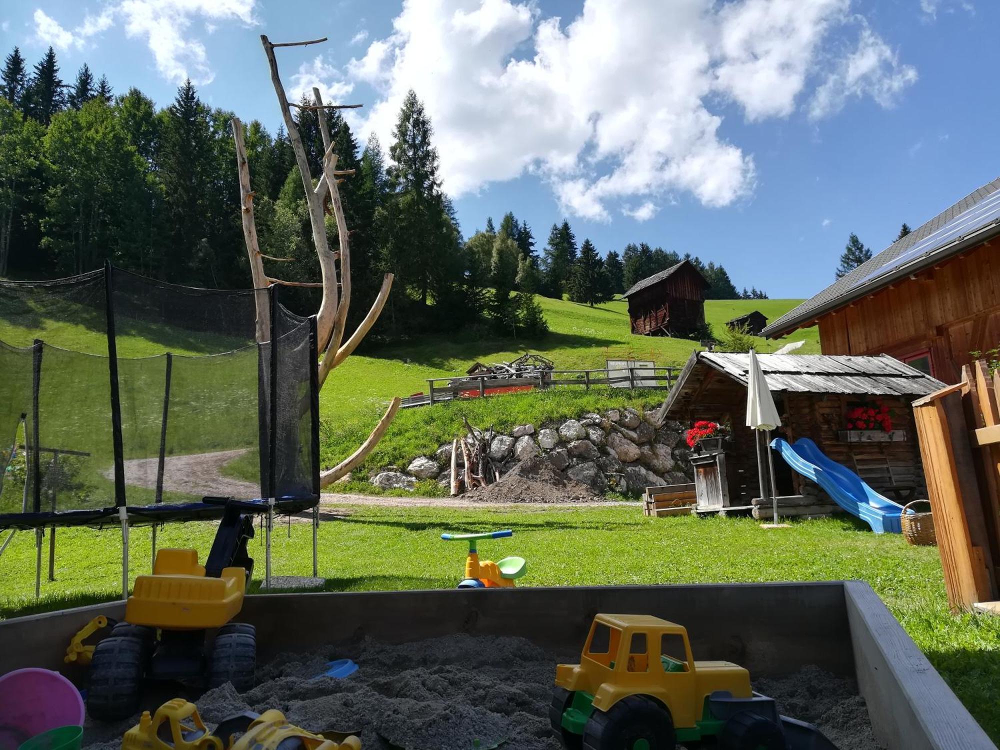 Agriturismo Luech Picedac Ла Вале Екстериор снимка